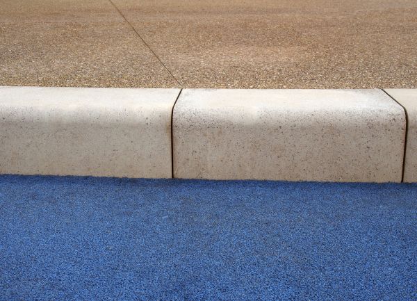 Curb And Sidewalk Installation in Dallas